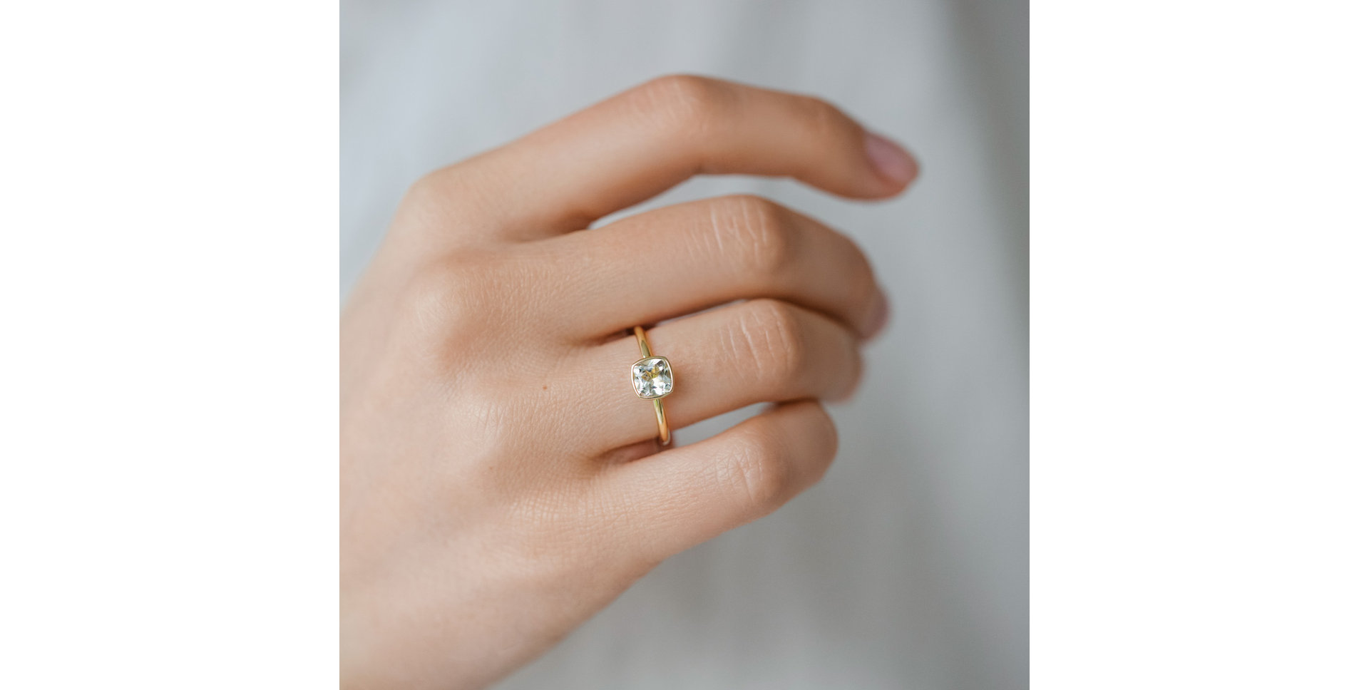 Ring with Topaz Pink Bonbon