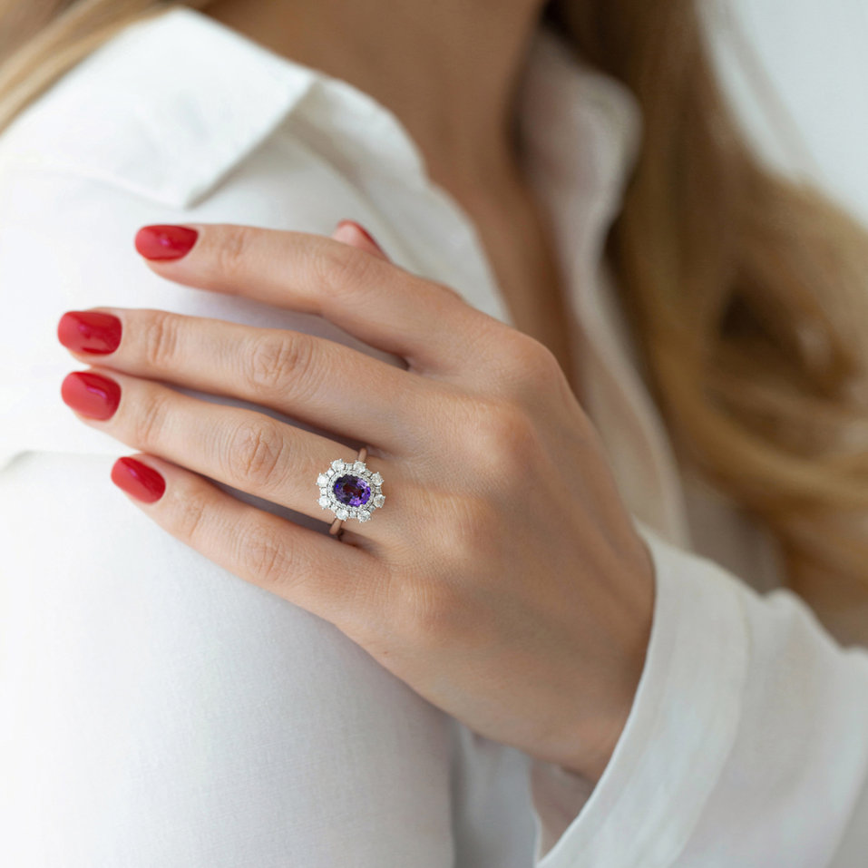 Diamond ring with Sapphire Fantasy Sapphire