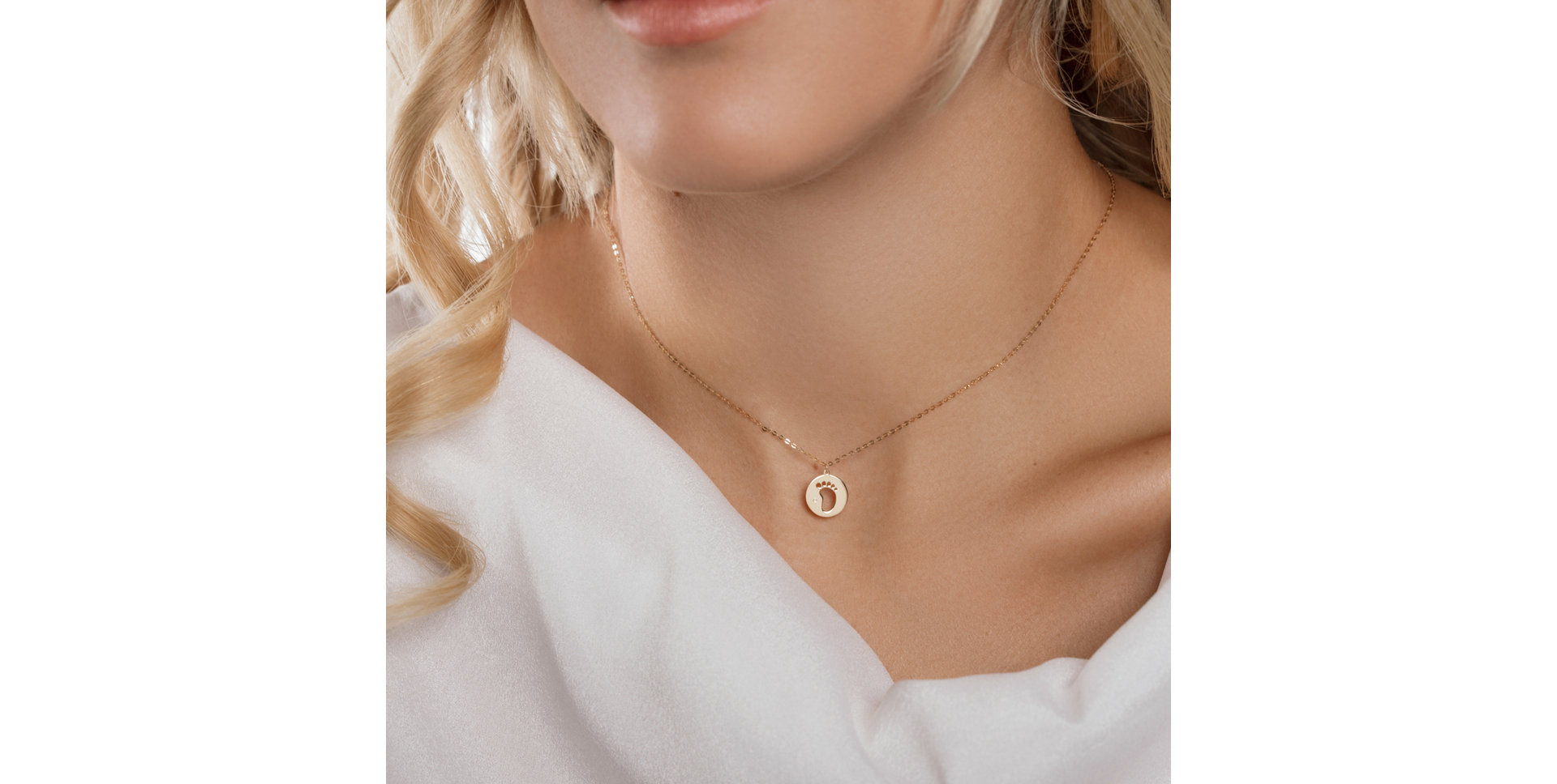 Diamond necklace Happy Foot