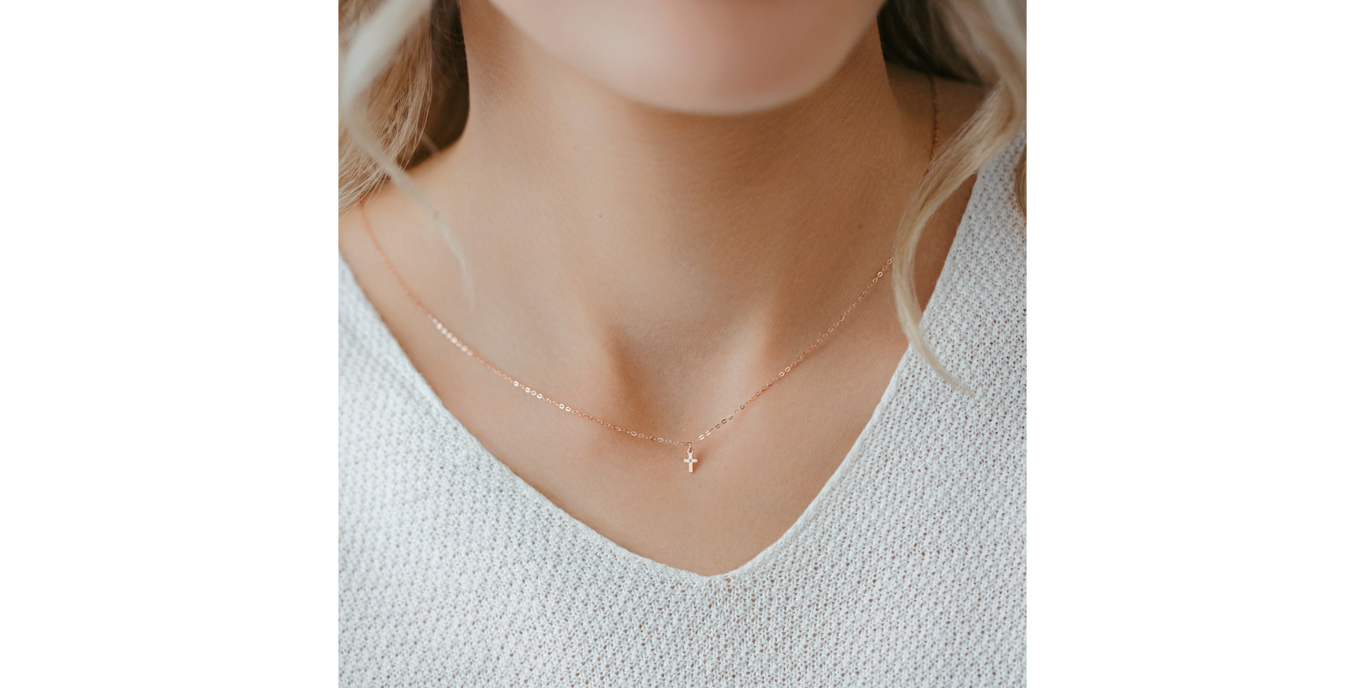 Diamond necklace Cross