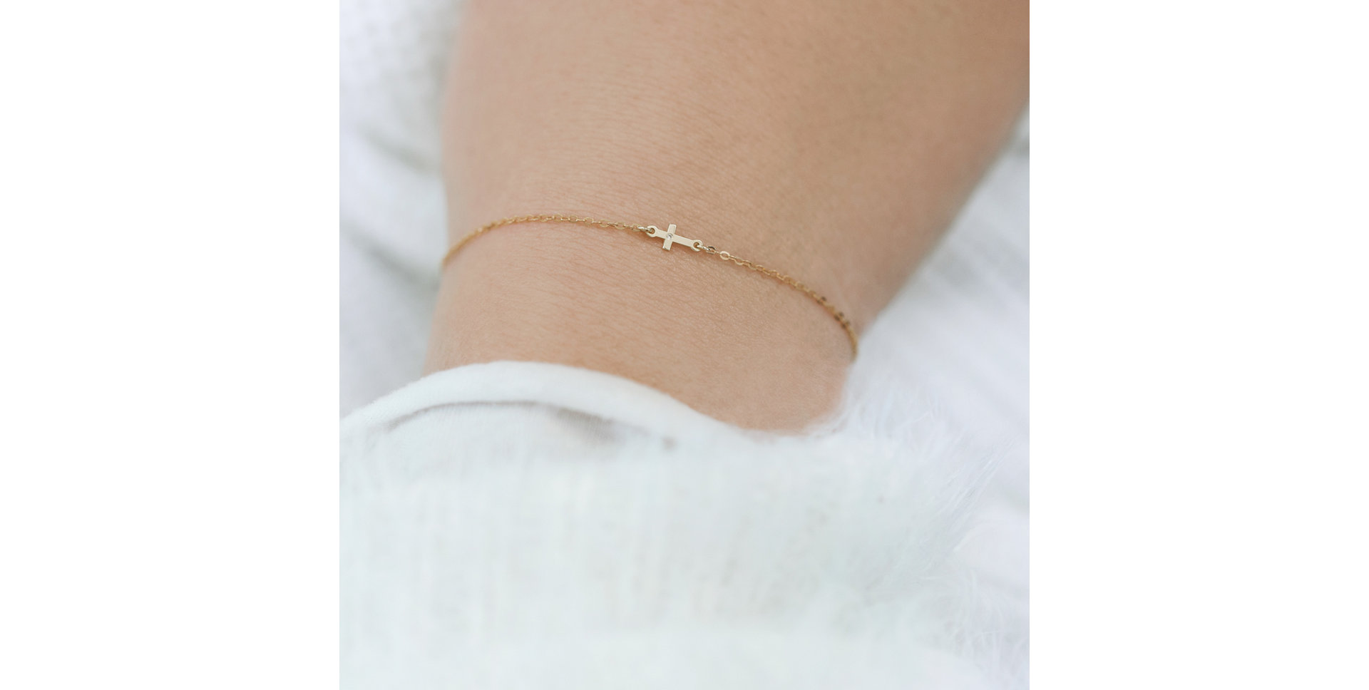 Diamond bracelet Tiny Cross
