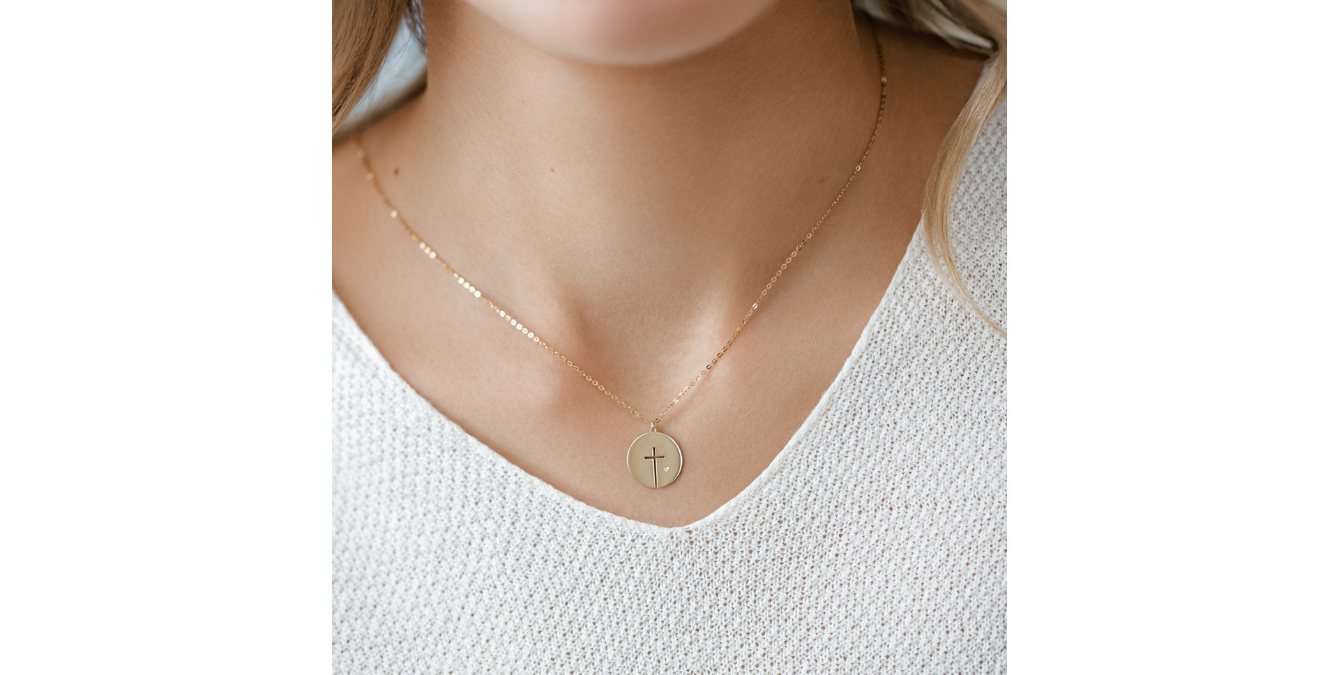 Diamond necklace Cross