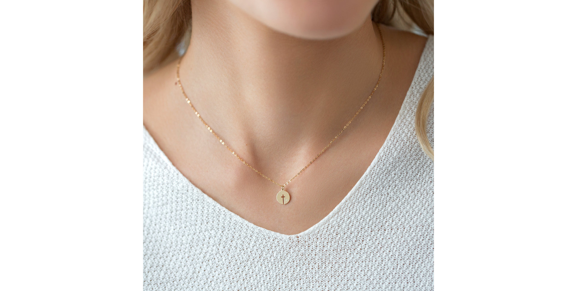 Diamond necklace Little Cross
