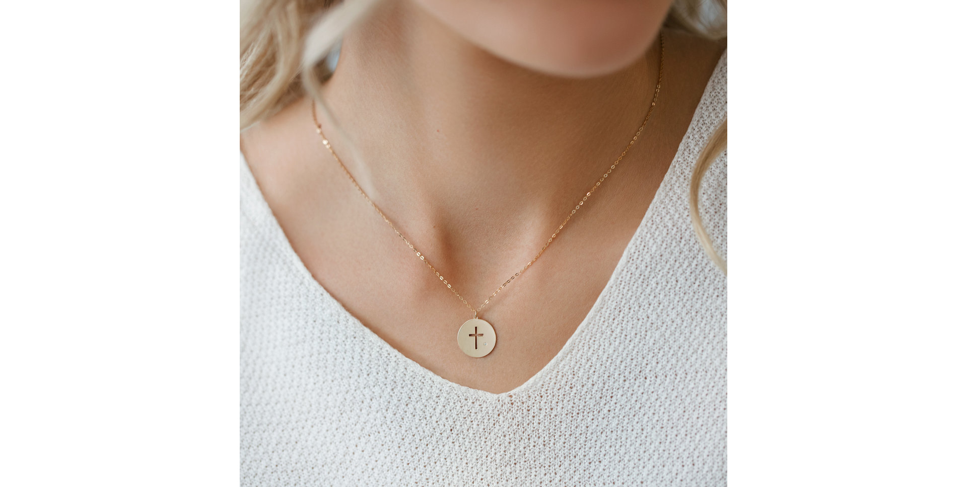 Diamond necklace Cross