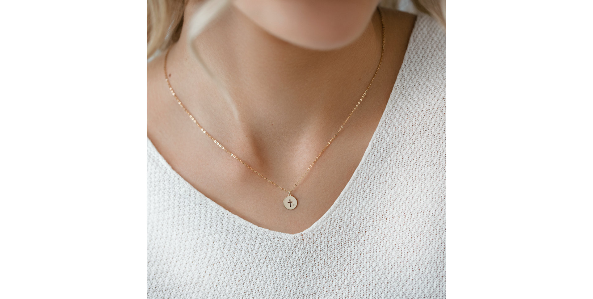 Diamond necklace Little Cross