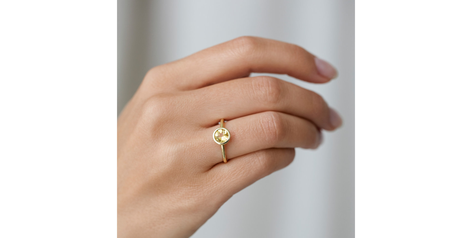 Ring with Peridot Bonbon