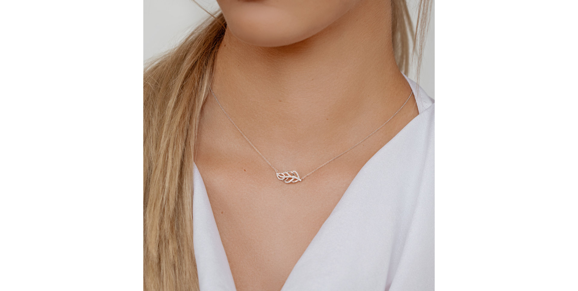 Diamond necklace Shiny Leaf