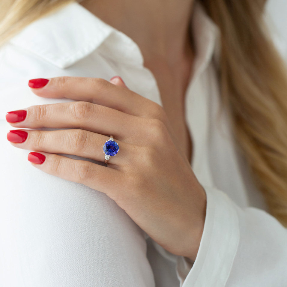Diamond ring with Tanzanite Magic Gentility