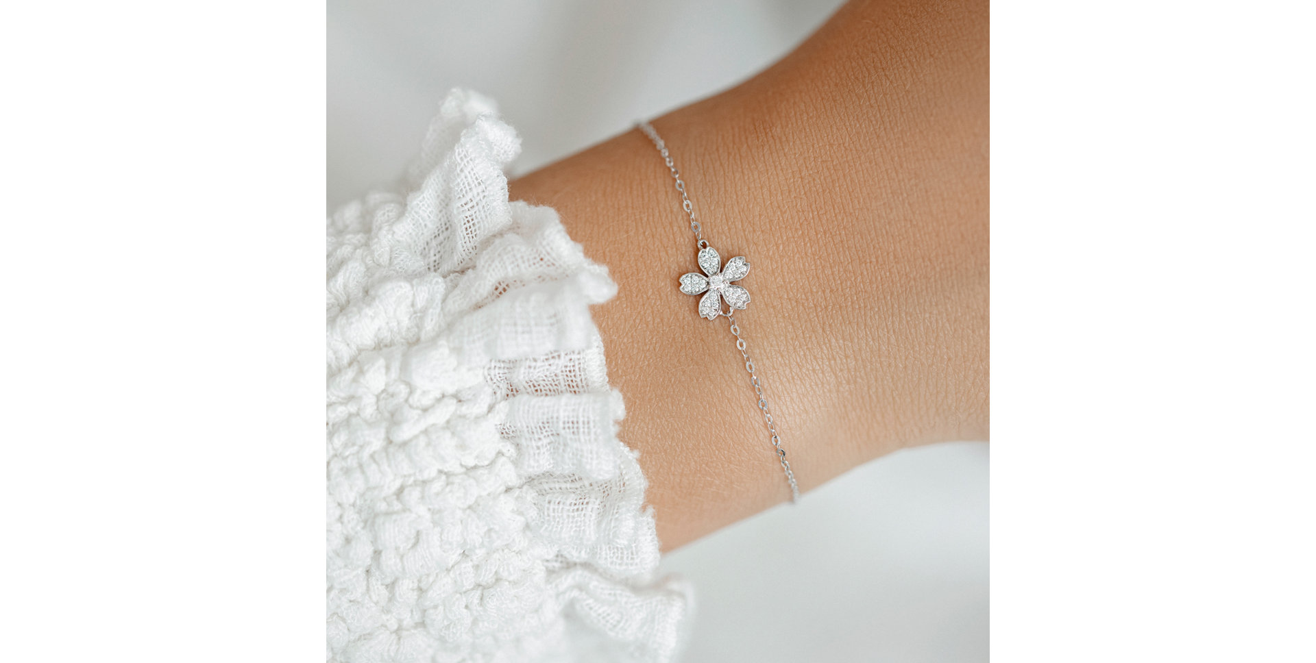 Bracelet with black and brown diamonds Flower