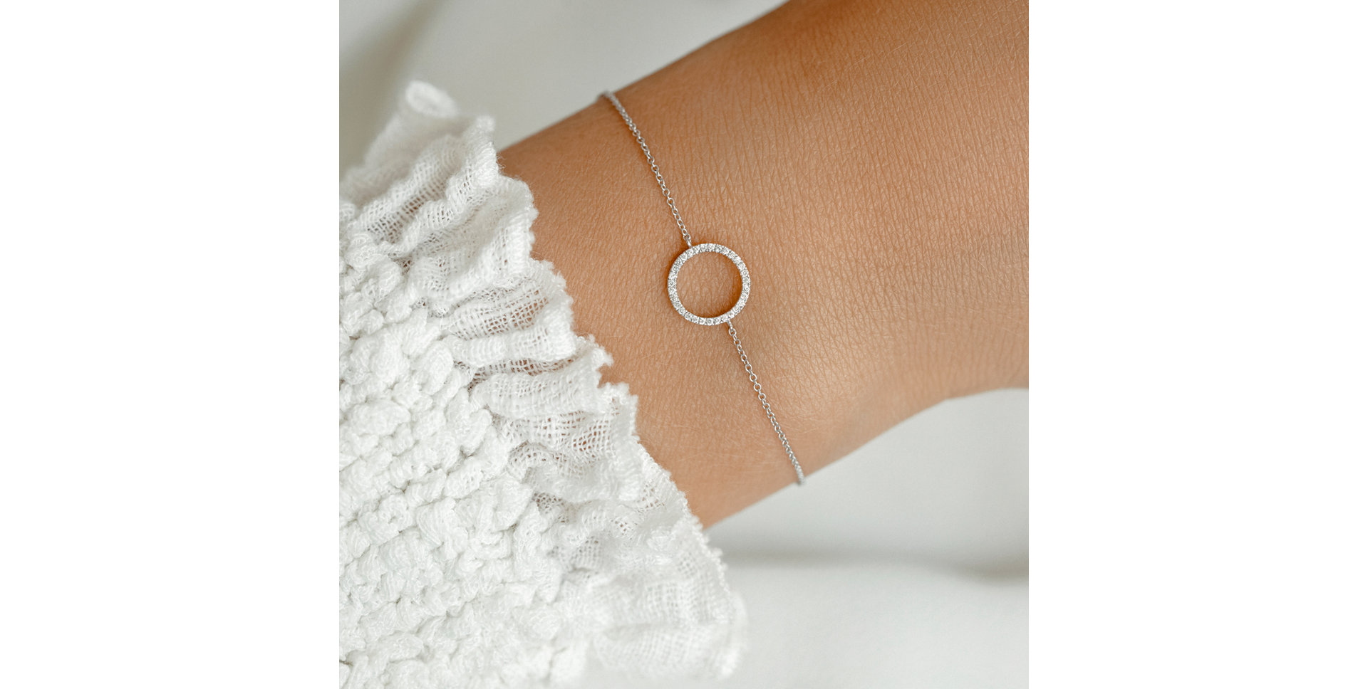 Diamond bracelet Circle