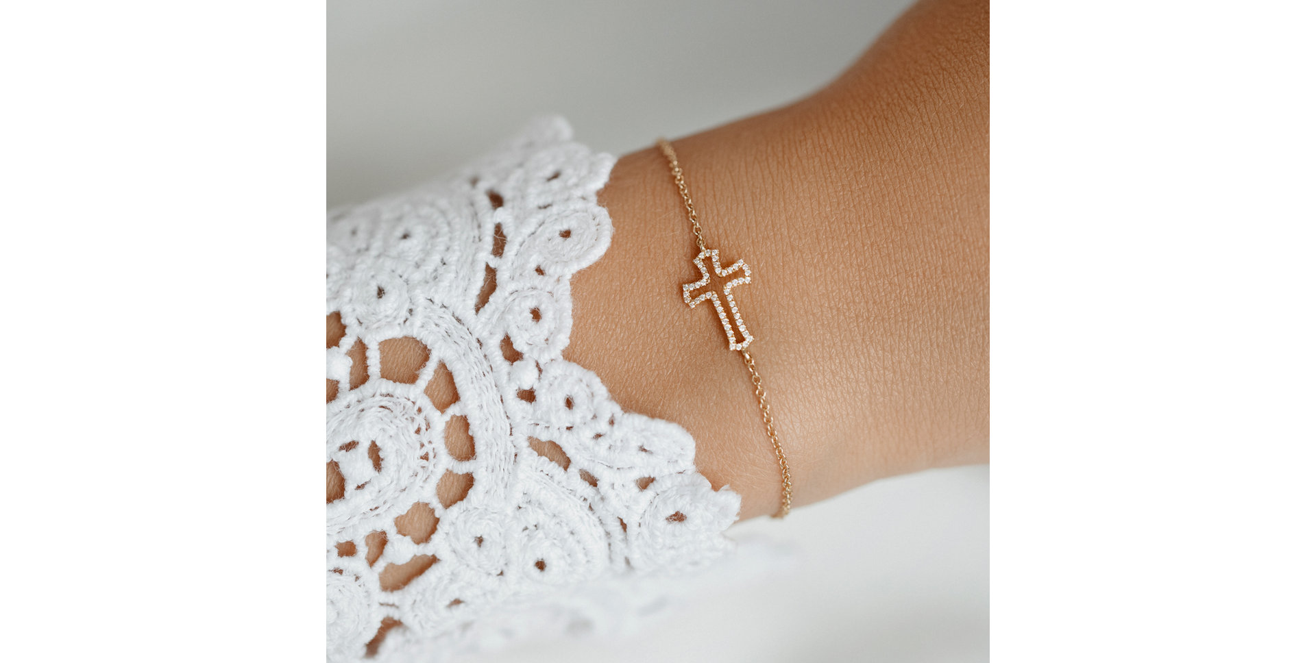 Diamond bracelet Cross
