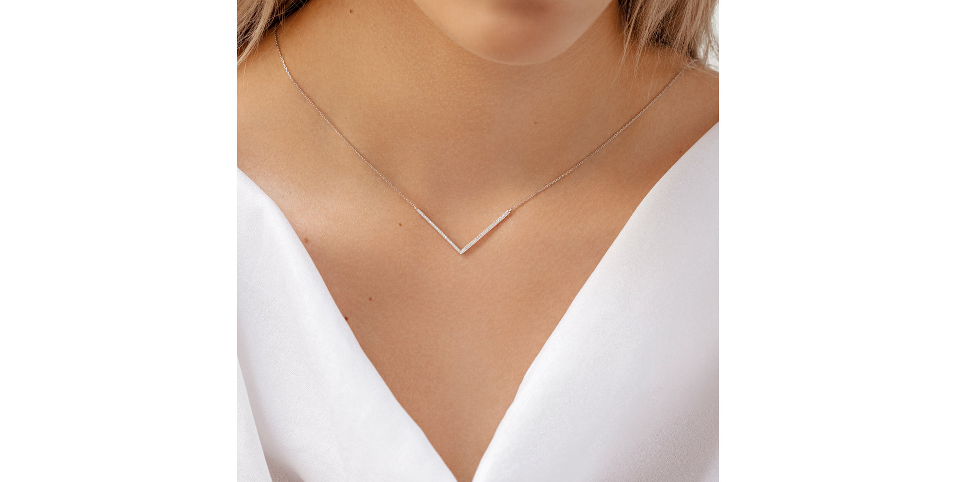 Diamond necklace Victory Line