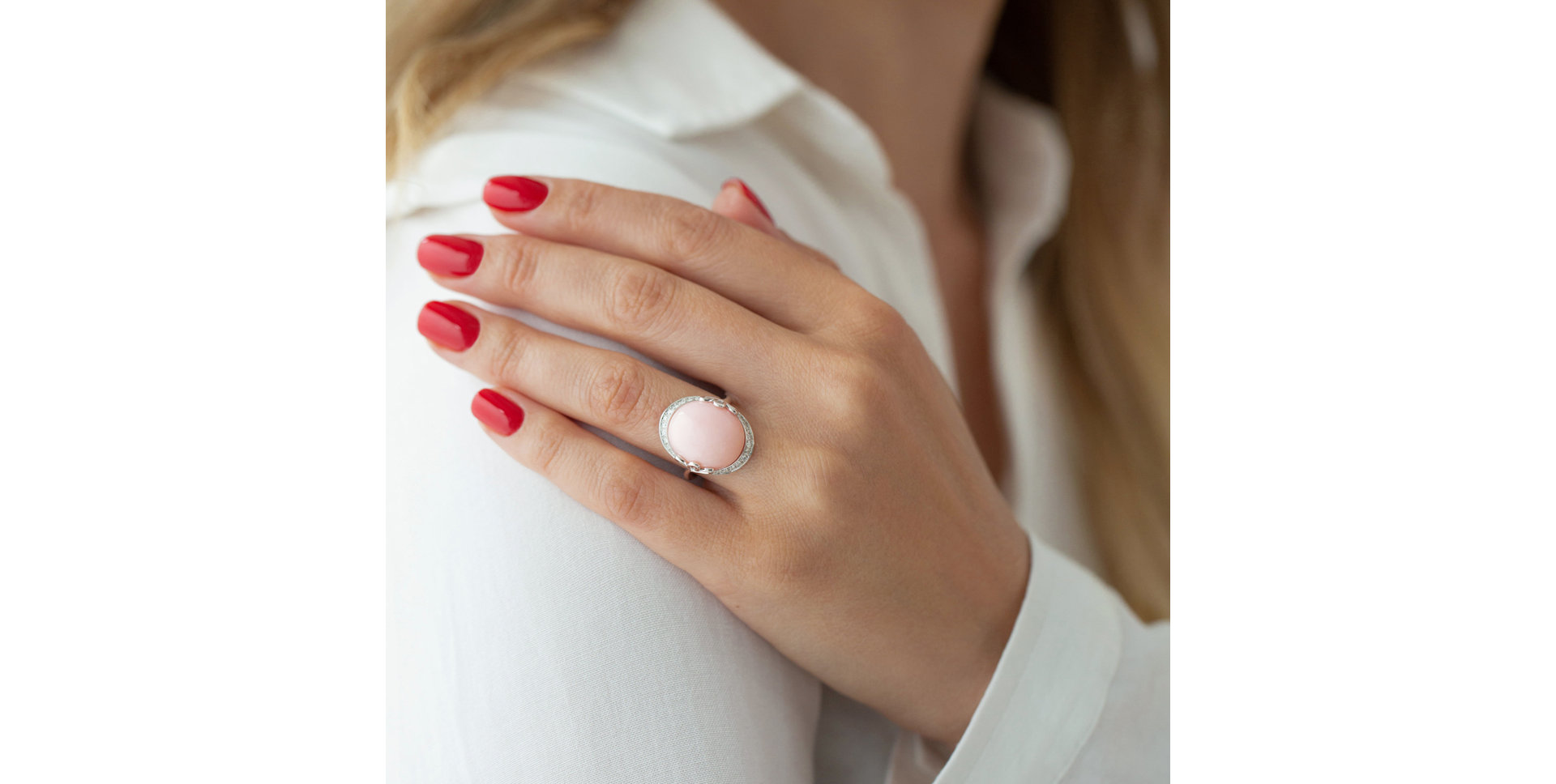 Ring with Opal and diamonds Glorious Gem