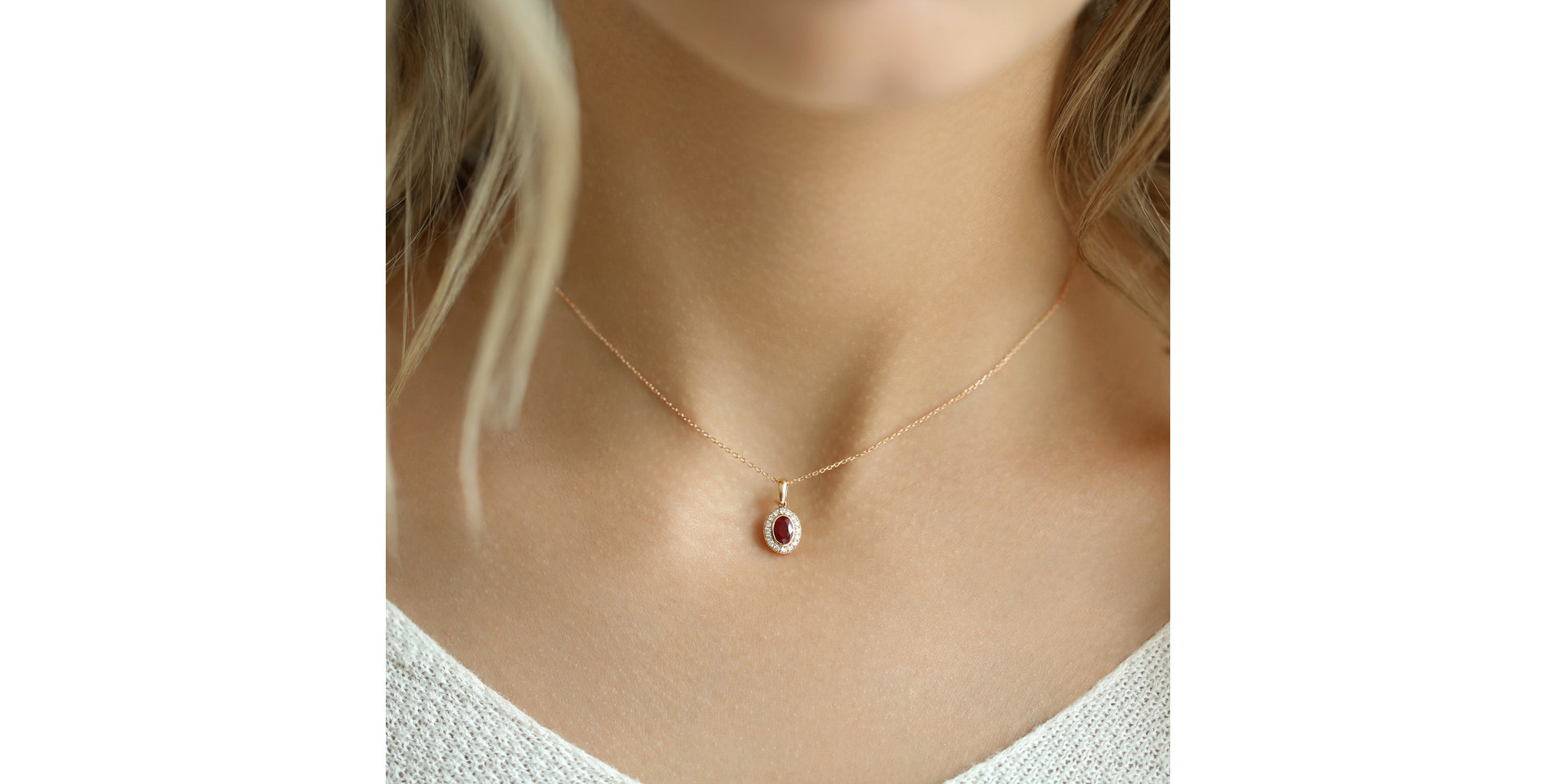 Diamond pendant with Ruby Lovely Amulet