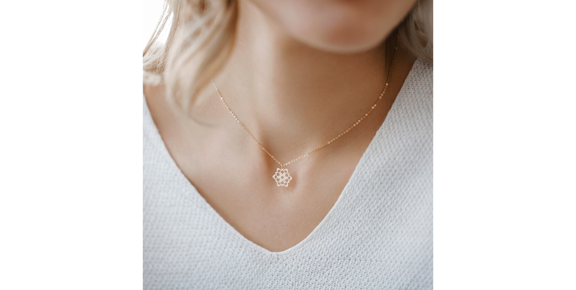 Diamond necklace Little Blossom