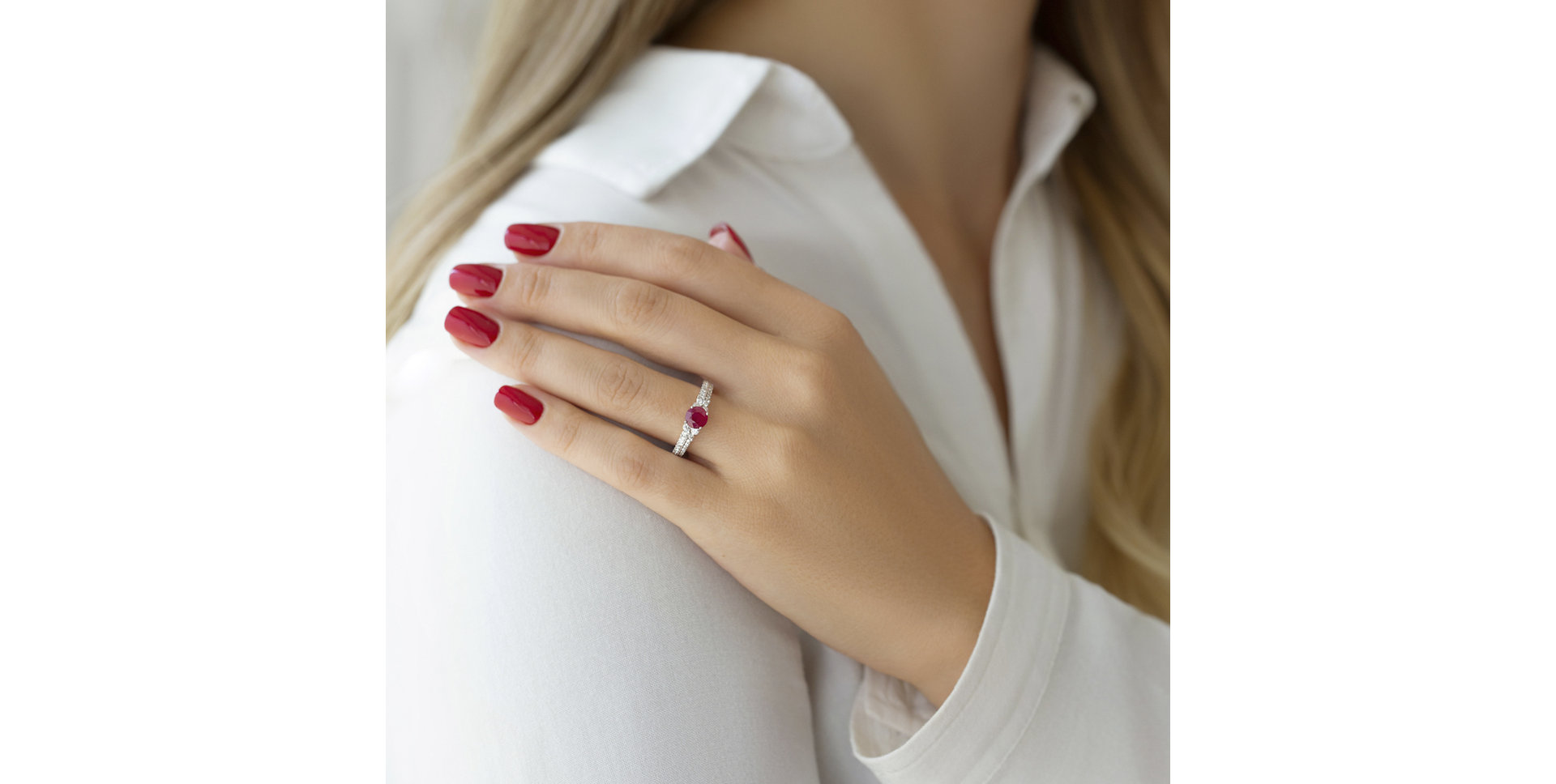 Diamond ring with Ruby Ruby Ray