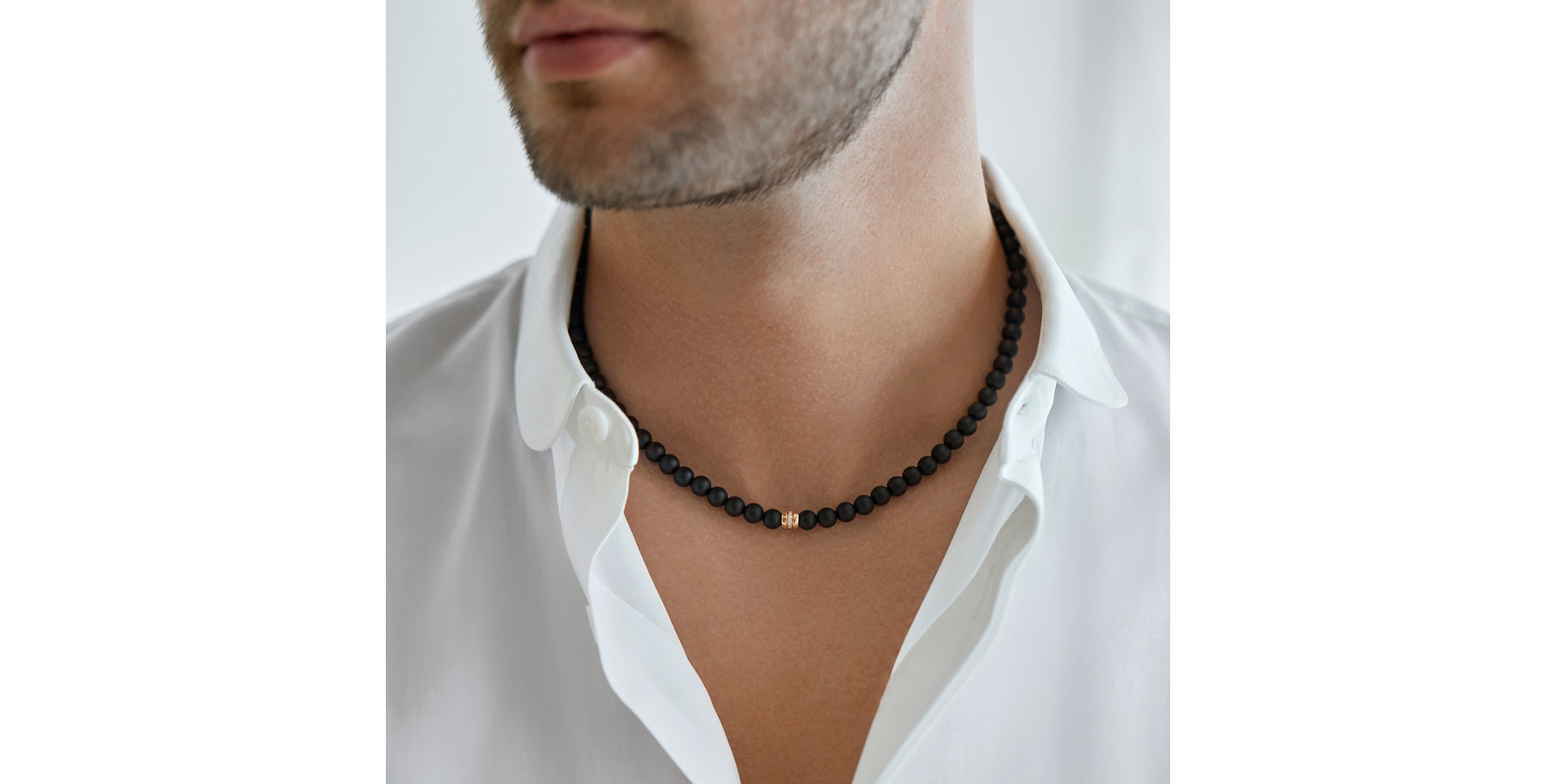 Diamond necklace with Agate Trinty