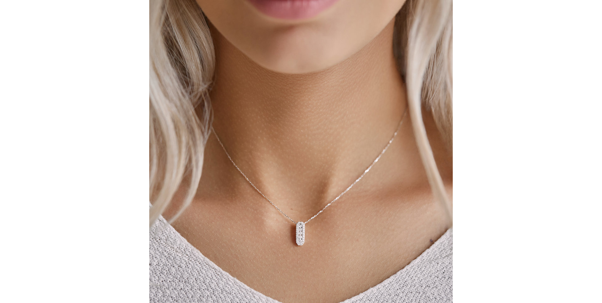 Diamond pendant with Sapphire Aristocratic Vision