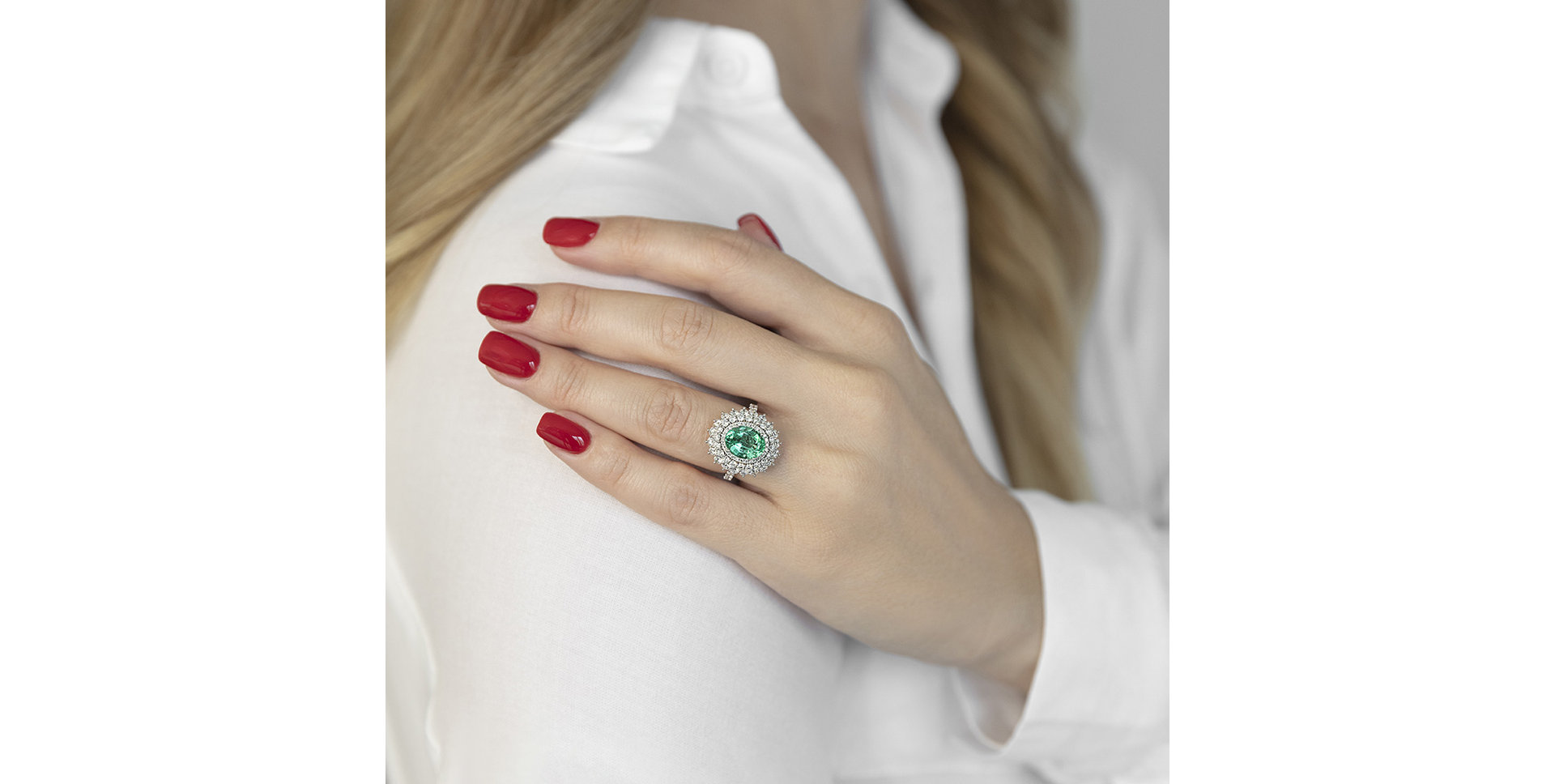 Diamond ring with Emerald Frozen Drop