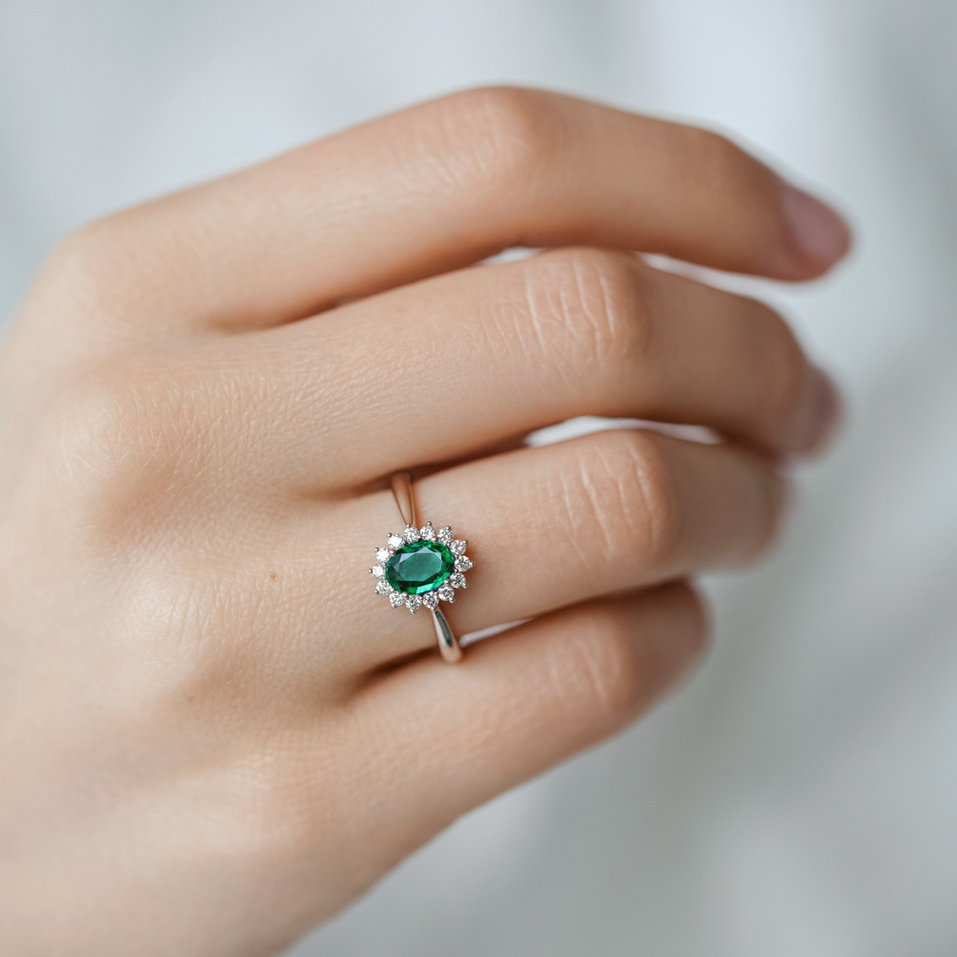 Diamond ring with Emerald Princess Sparkle