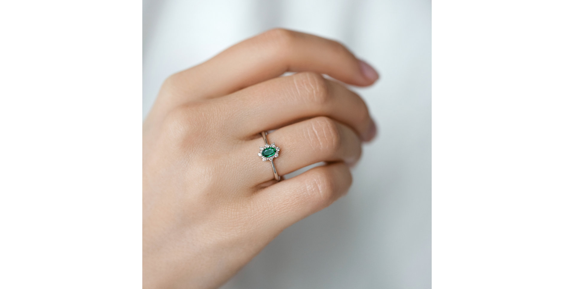 Diamond ring with Emerald Trixie Princess