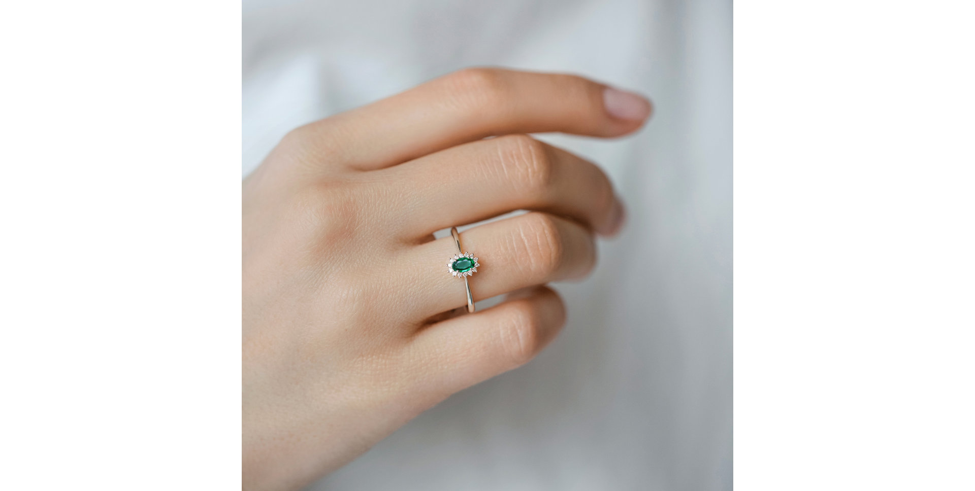 Diamond ring with Emerald Princess