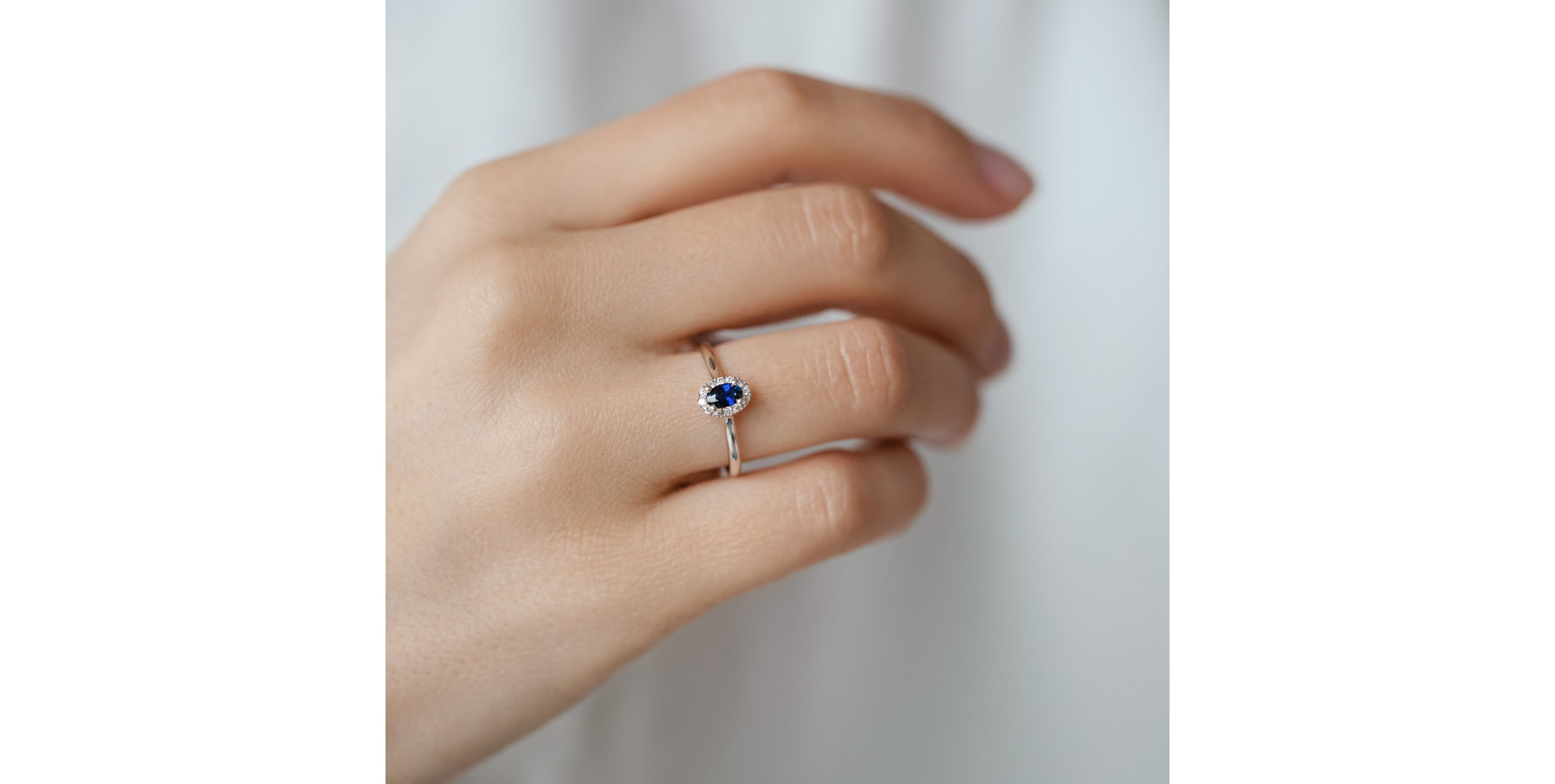 Diamond ring with Sapphire Princess