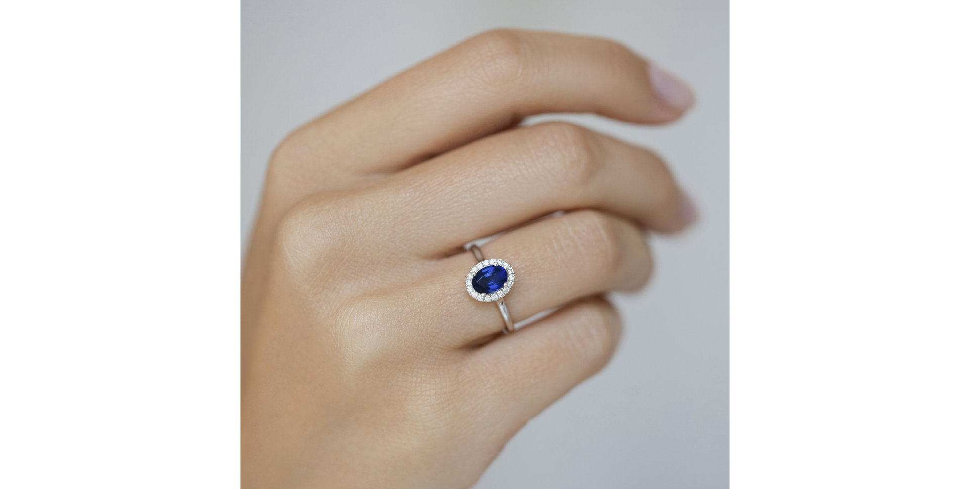 Diamond ring with Sapphire Princess