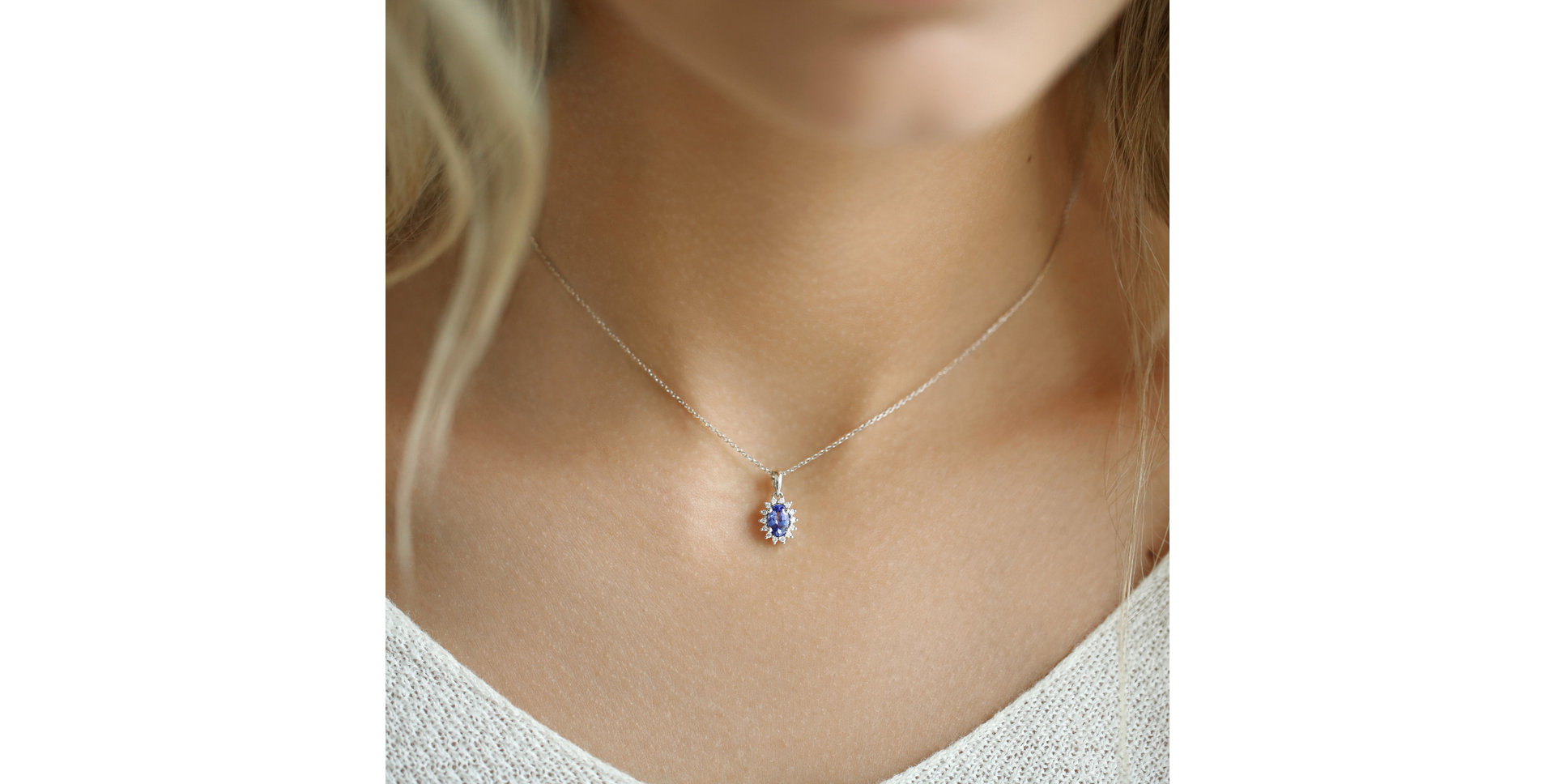 Diamond pendant with Tanzanite Princess Sparkle