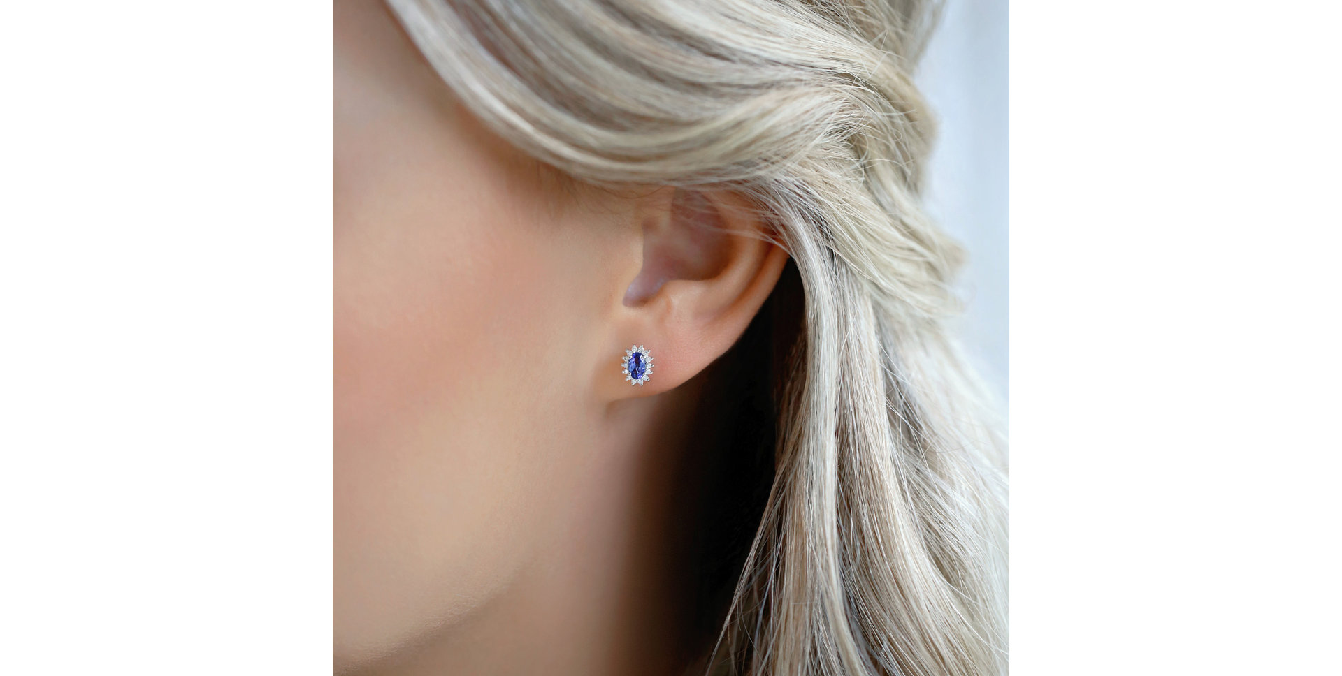 Diamond earrings with Sapphire Princess