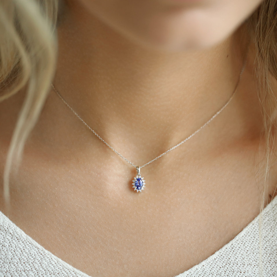 Diamond pendant with Tanzanite Princess