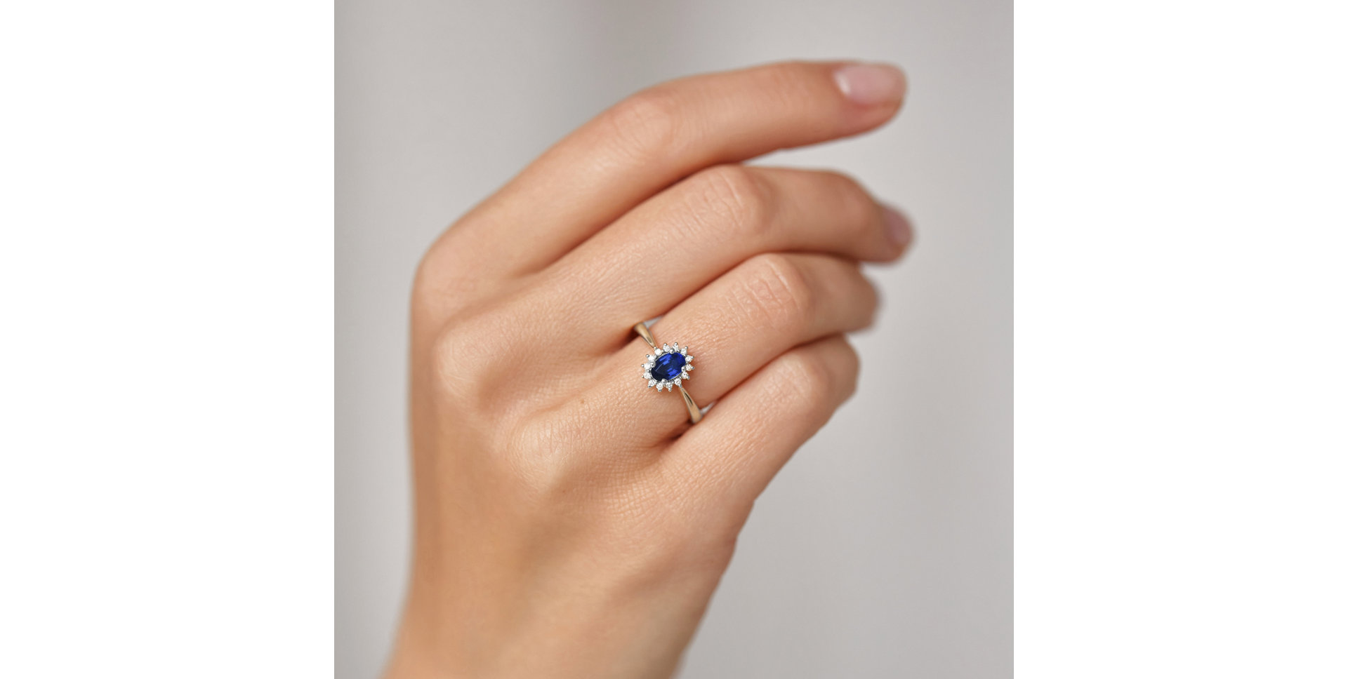 Diamond ring with Sapphire Princess Sparkle