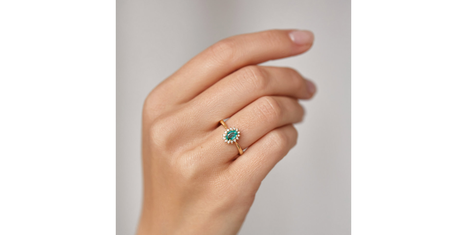 Diamond ring with Emerald Princess Sparkle