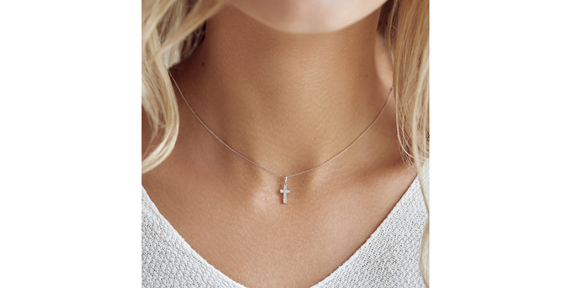 Diamond pendant Small Cross