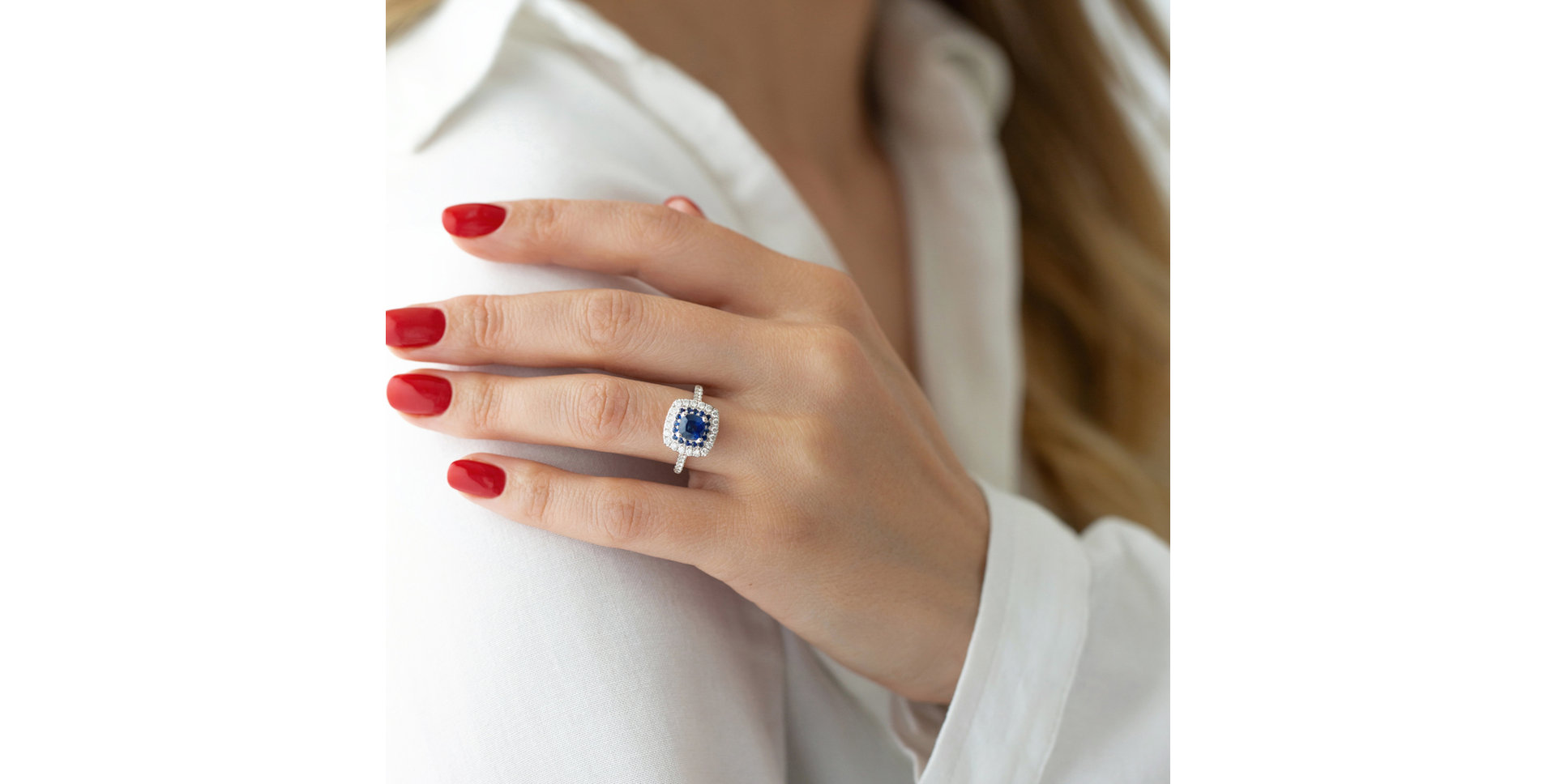 Diamond ring with Sapphire Sparkling Rise