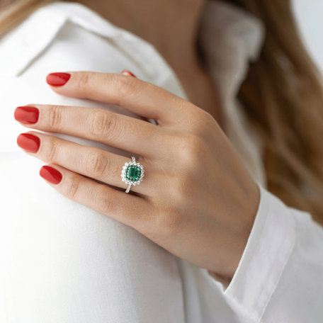 Diamond ring with Sapphire Radiant Shine