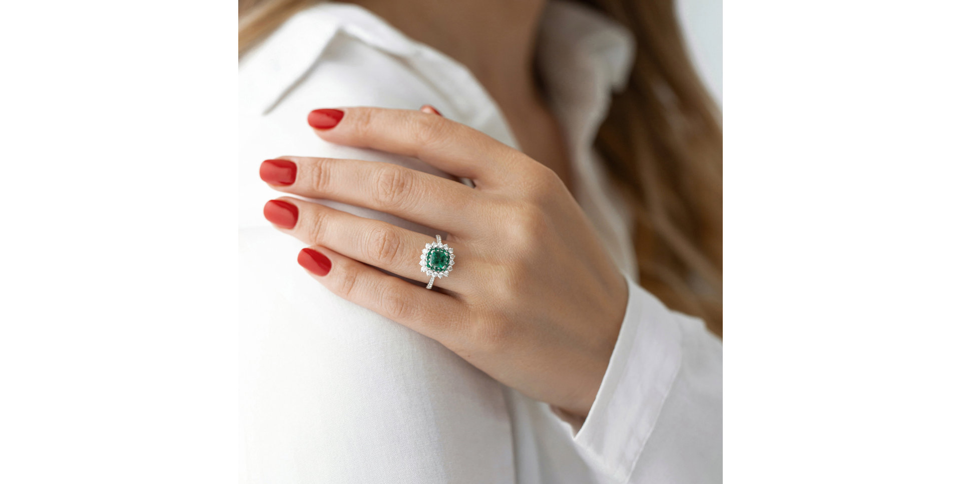 Diamond ring with Emerald Radiant Shine