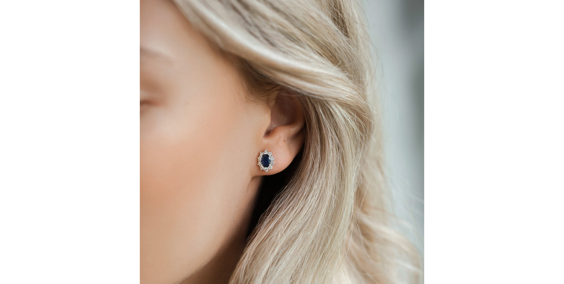 Diamond earrings with Sapphire Princess