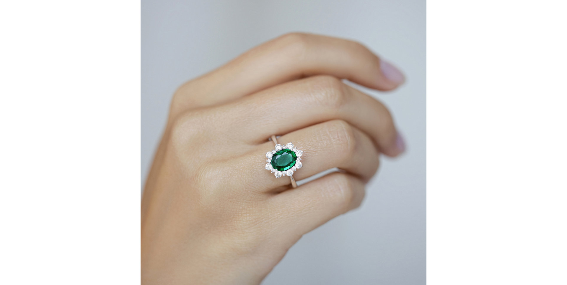 Diamond ring with Emerald Trixie Princess