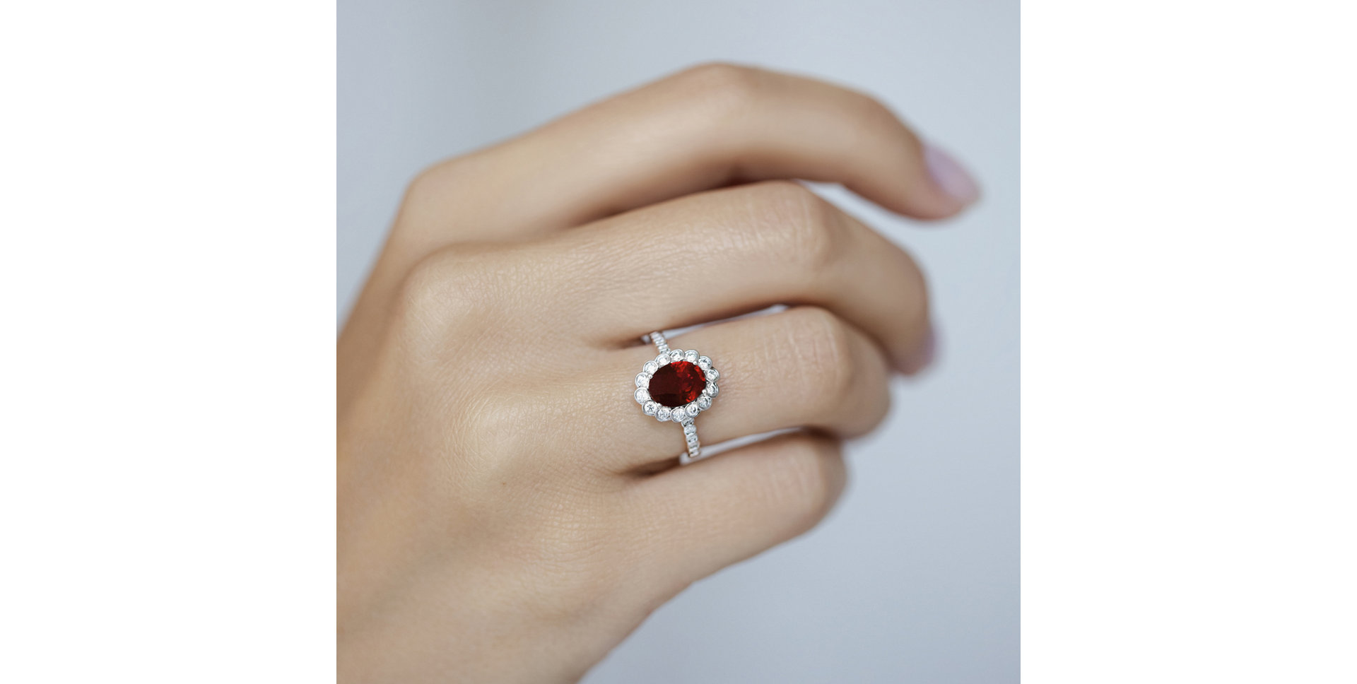 Diamond ring with Ruby Glamour Princess