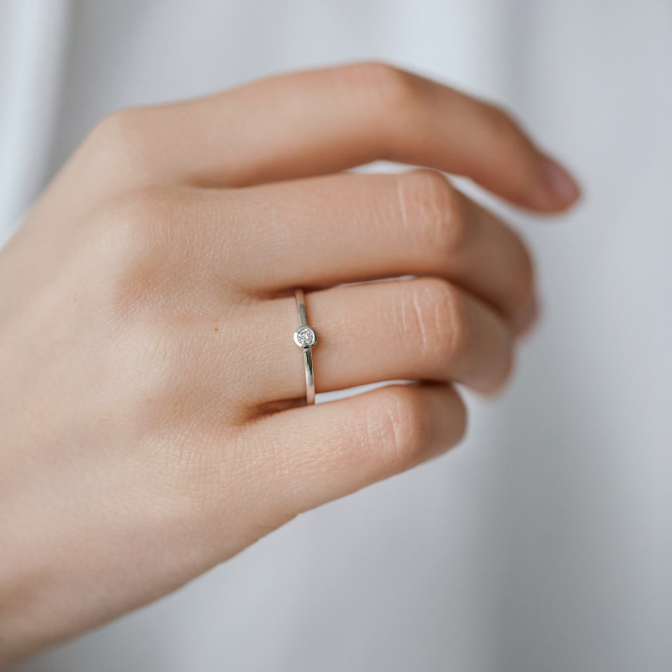 Diamond ring Seductive Glow