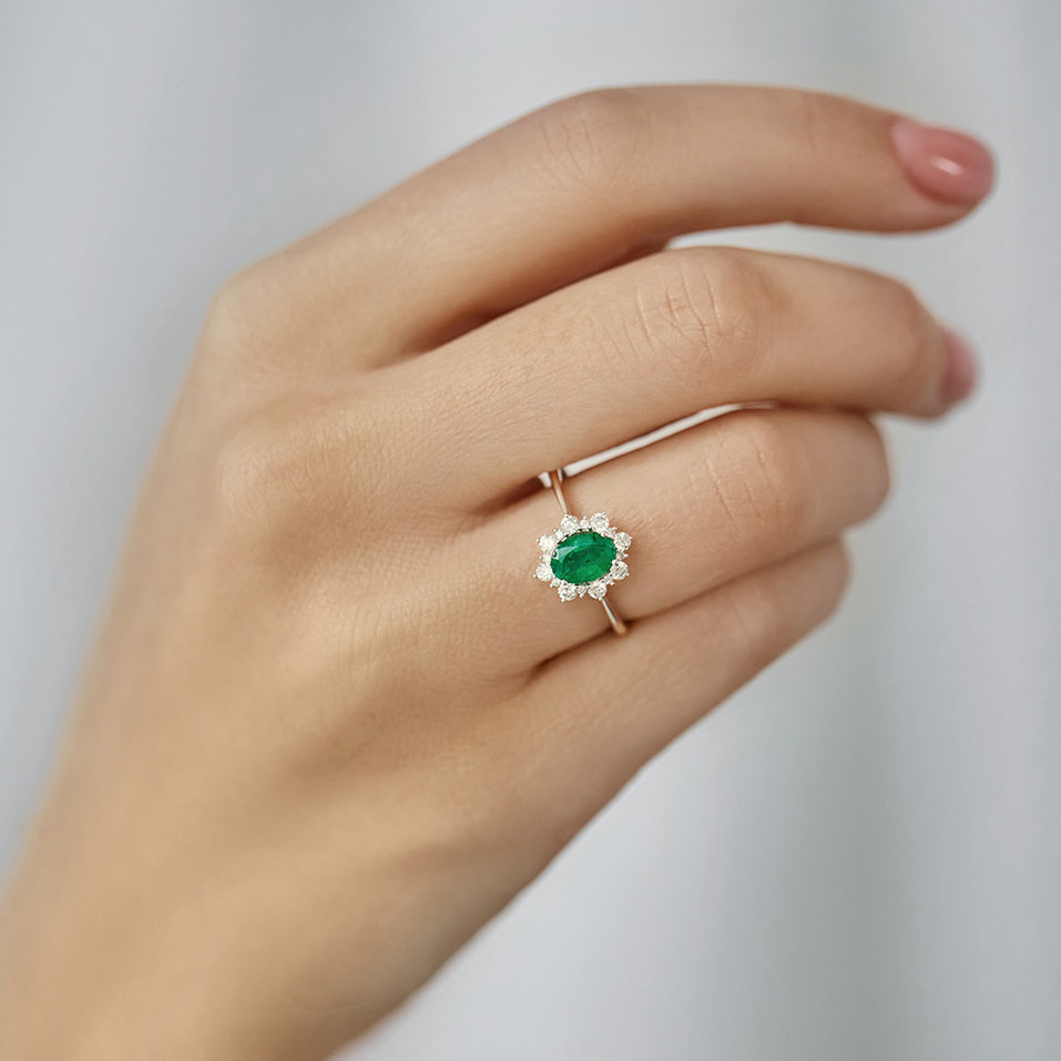 Diamond ring with Emerald Princess