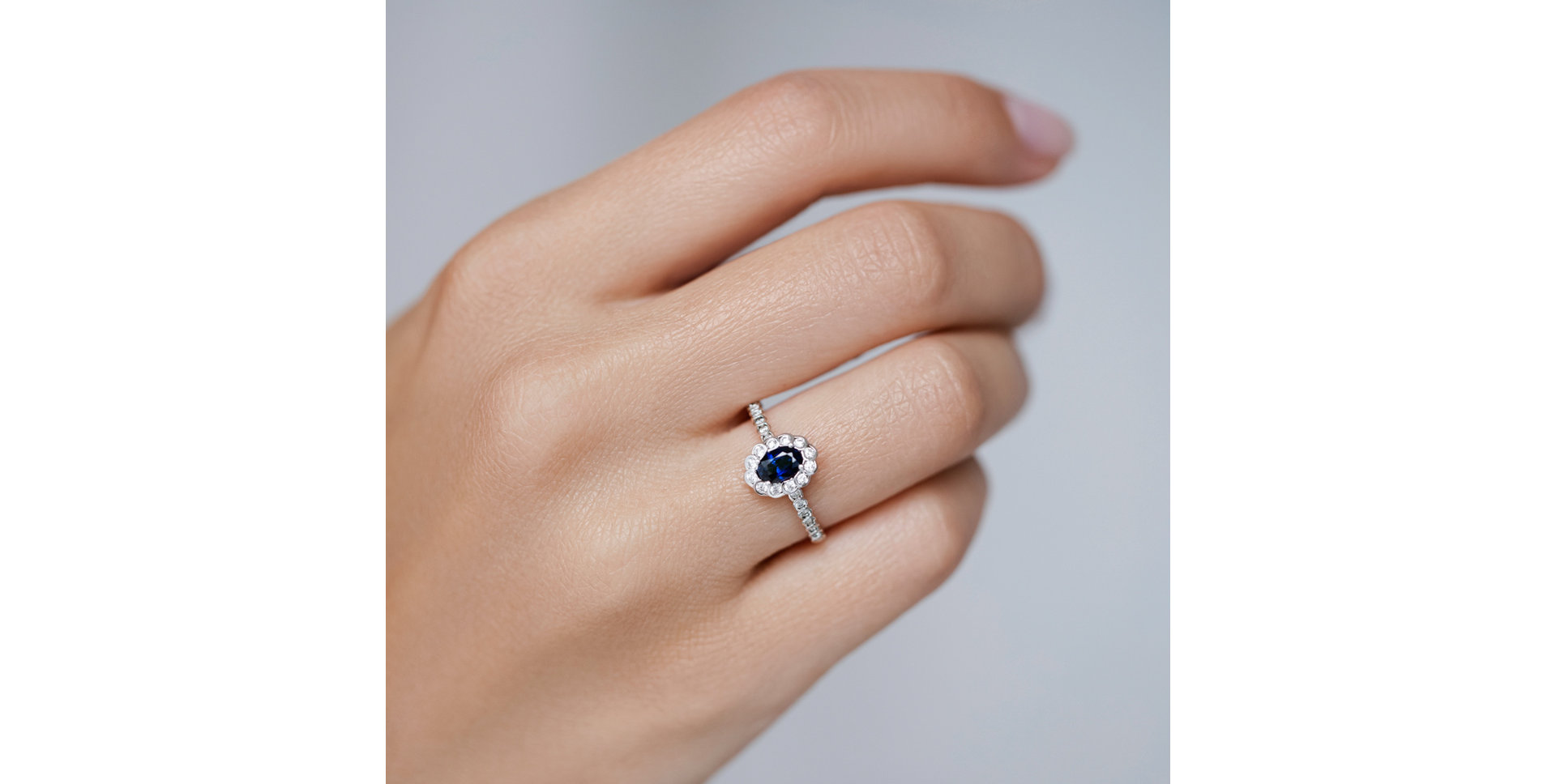 Diamond ring with Sapphire Glamour Princess