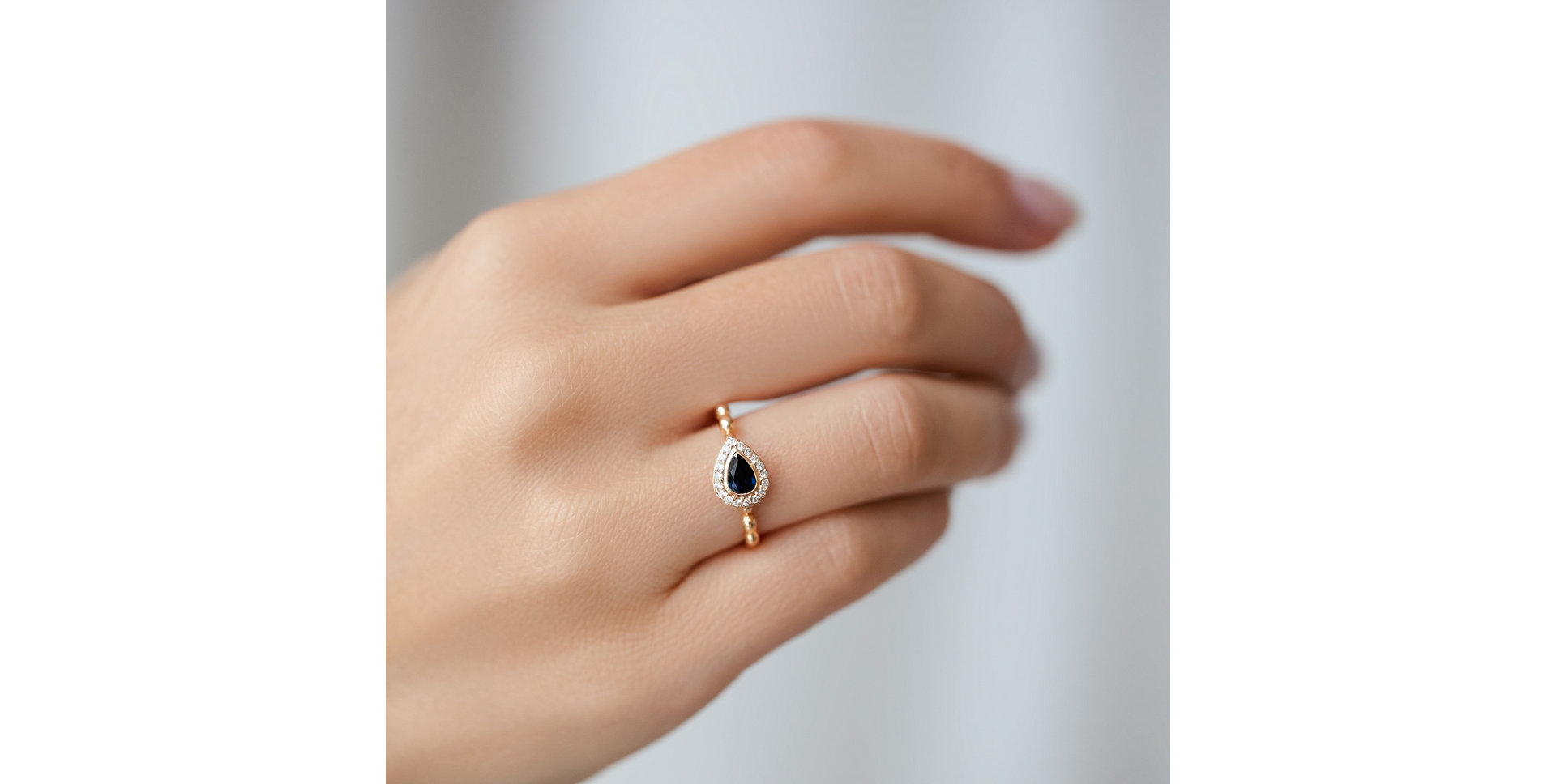 Diamond ring with Sapphire Sapphire Tear