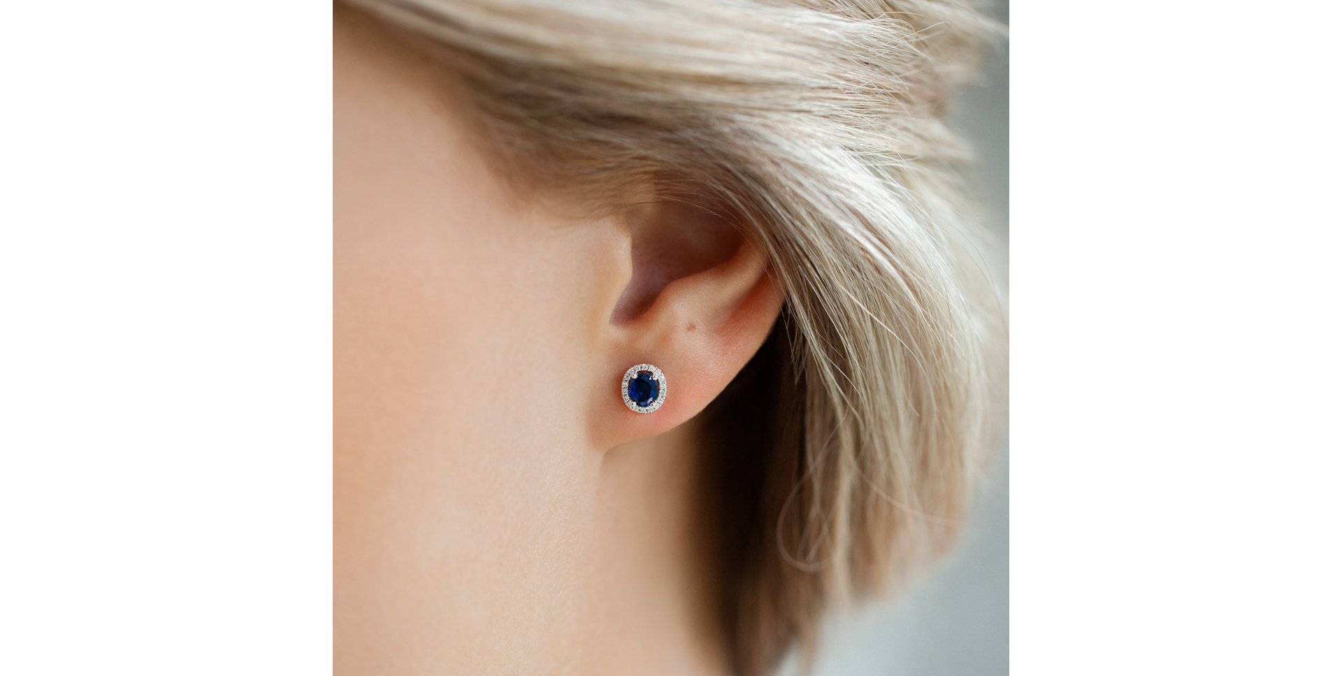 Diamond earrings with Sapphire Princess