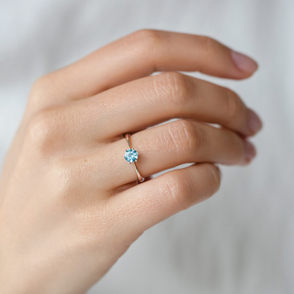 Ring with Rhodolite Bonbon
