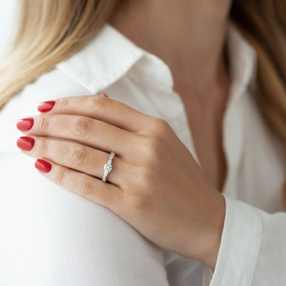 Diamond ring Philomène