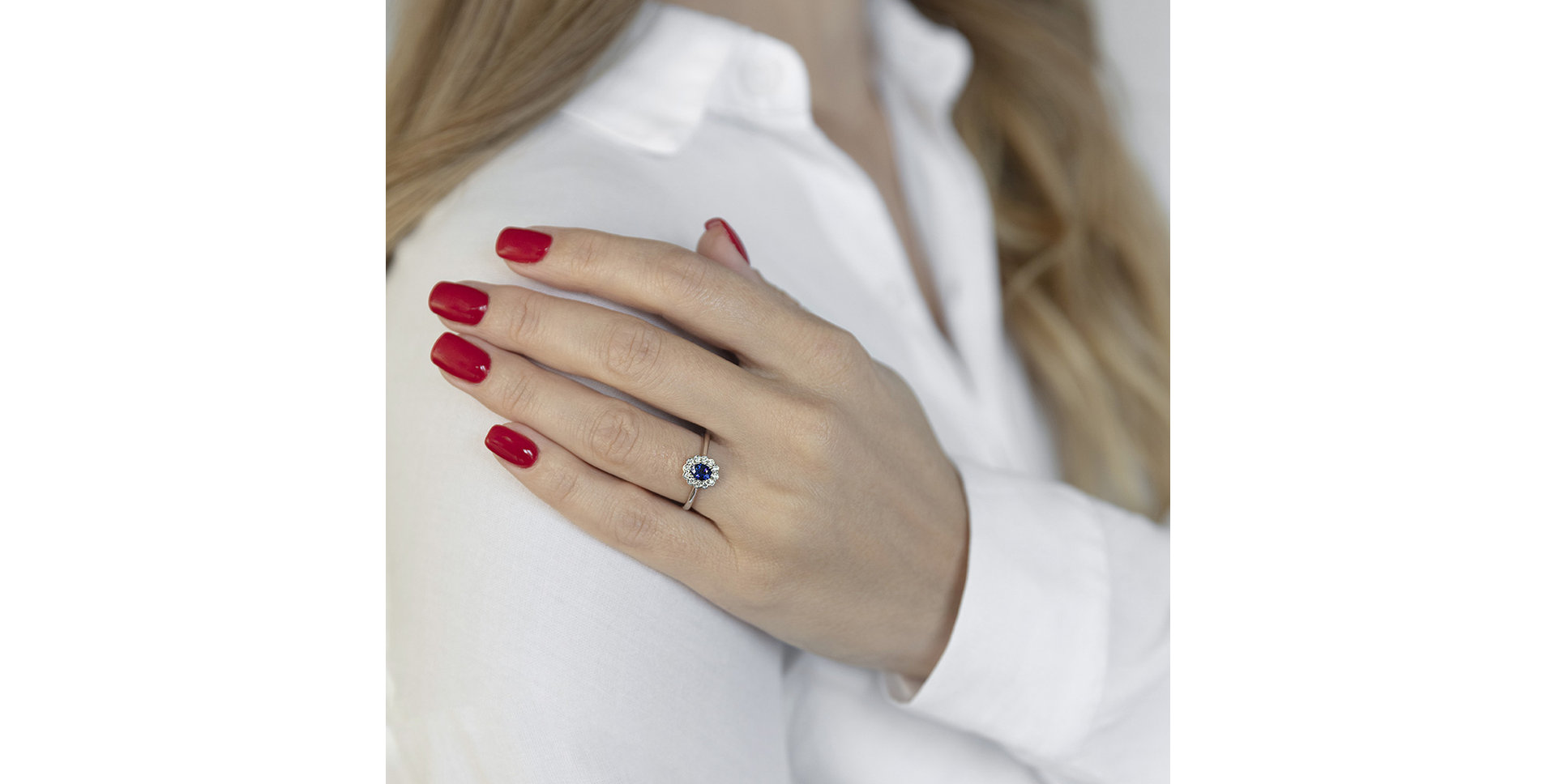 Diamond ring with Sapphire Sapphire Destiny