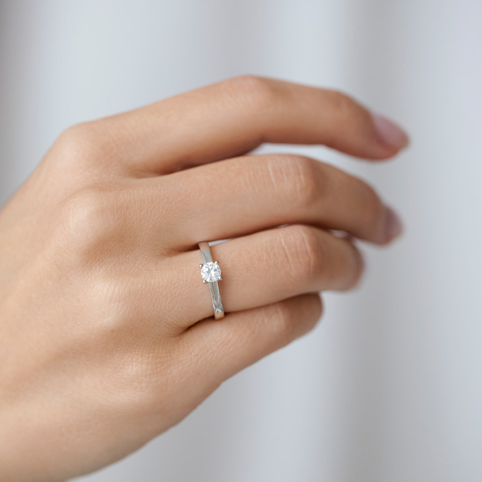 Diamond ring Spark of Love