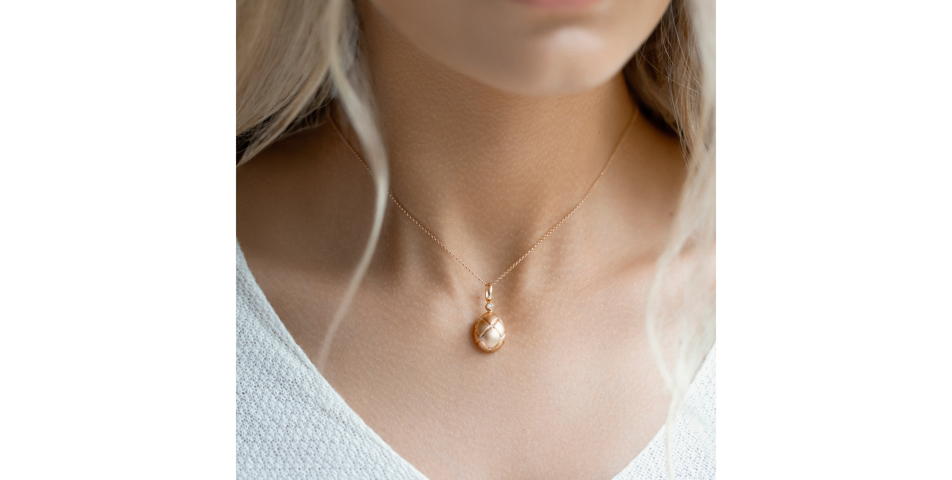 Diamond pendant Royal Joy